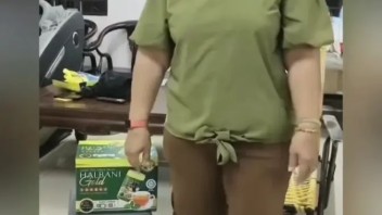 以前痛到连楼梯都不能上😞 医生只说“我老了，痛是正常的”<br> 🛌 那时我哪里都不能去，心情很差😭 <br>🌿 现在喝了𝐇𝐚𝐥𝐛𝐚𝐧𝐢调理，已经完全康复了👍